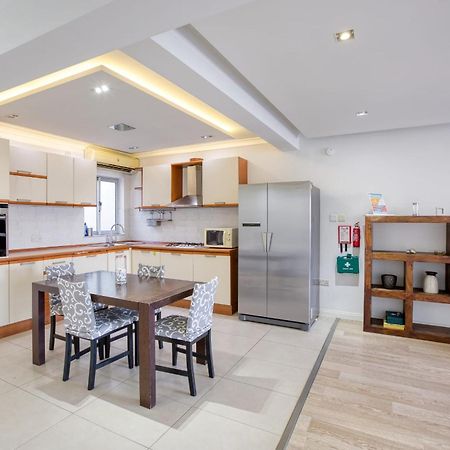 Seafront Apartment-Hosted By Sweetstay Pietà Kültér fotó